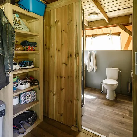 Rcn De Flaasbloem Tatil parkı 5*
